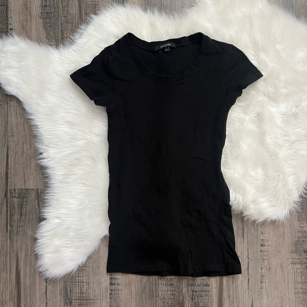 Women’s Scoop Neck Basic Tee